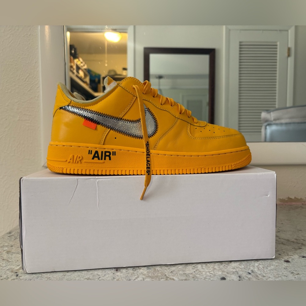 Off white air force 1 low, ICA university gold. Like new condition size 11 - Picture 7 of 7